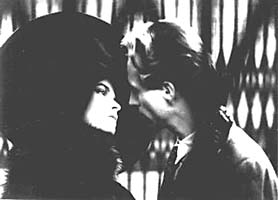 Victorian Love in a tube elevator - The Wings of the Dove